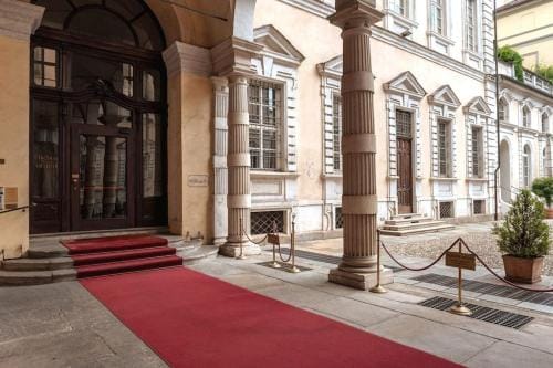 [Art Heaven] Suite Graneri in Torino Centro Hotel in Turin