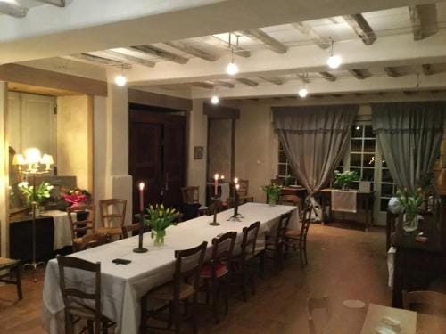 Le Logis Alexandra BnB Hotel in Centre-Val de Loire