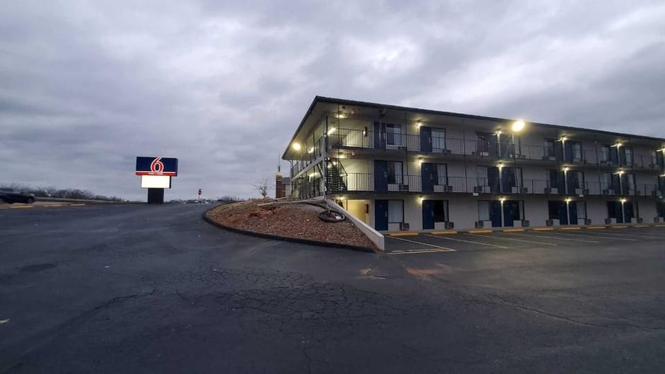 MOTEL 6 Branson West - Silver Dollar City Hotel in Table Rock Lake