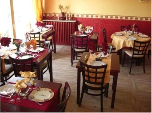 Hotel Restaurant Les oliviers Hotel in Provence-Alpes-Côte d'Azur