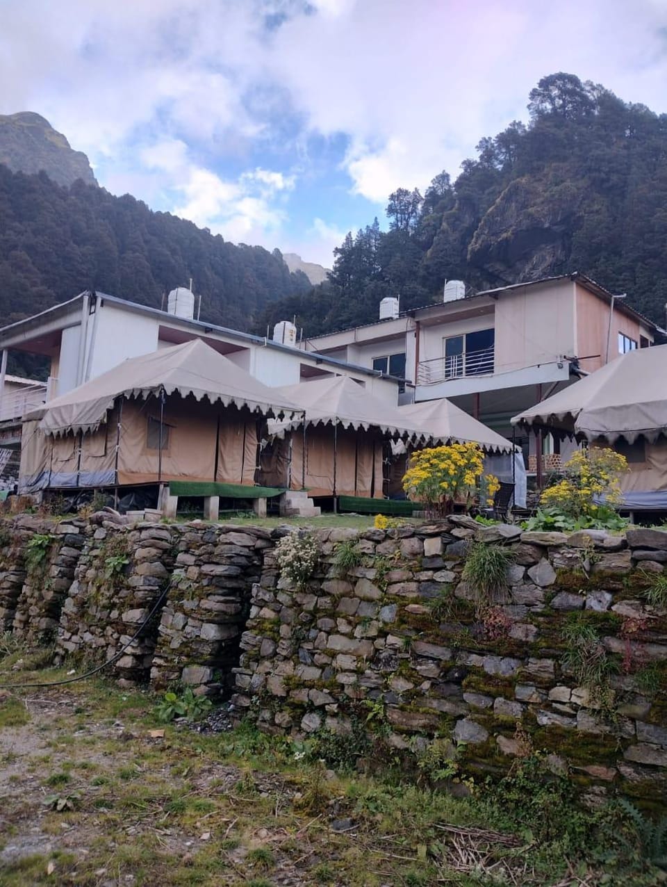 Amar Resort Chopta Tung Nath Hostel in Uttarakhand