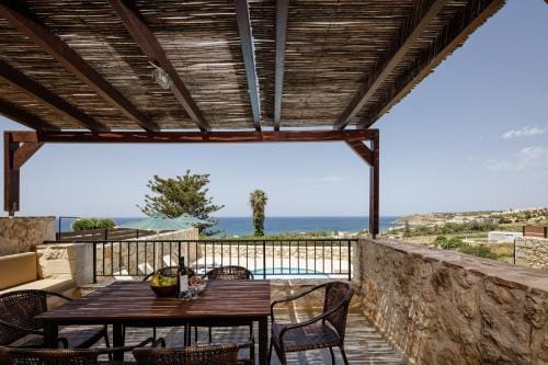 Stavromenos Villas - Private Pools & Seaview - 500m from Beach Hotel in Crete