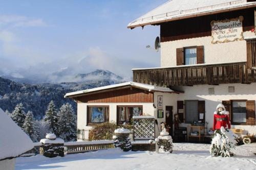 Pfeiffer Alm am Sonnenhang mit Blick auf die Zugspitze Hotel in Garmisch-Partenkirchen