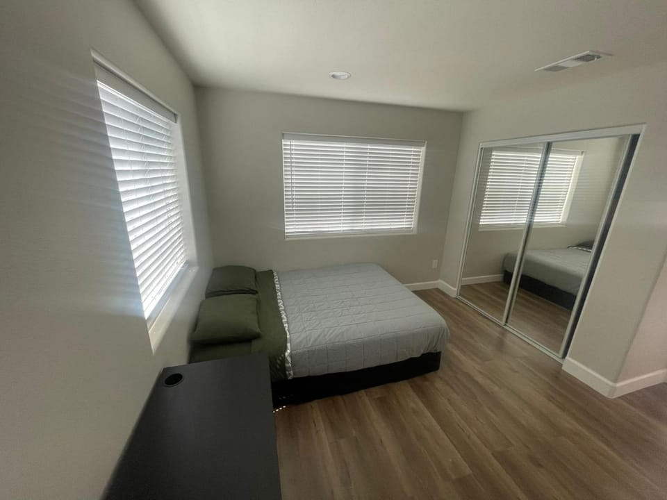 House Downtown OC Santa Ana Hostel in Santa Ana