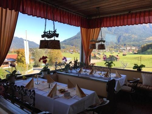 Hotel Restaurant Hausberg Garmisch-Partenkirchen Hotel in Garmisch-Partenkirchen