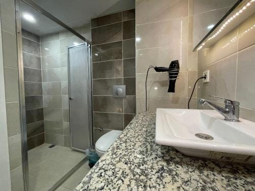 Dnc Pansiyon Hotel in Izmir