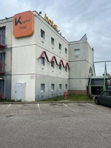 KRYSTAL HOTEL Hotel in Auvergne-Rhône-Alpes