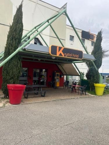 KRYSTAL HOTEL Hotel in Auvergne-Rhône-Alpes