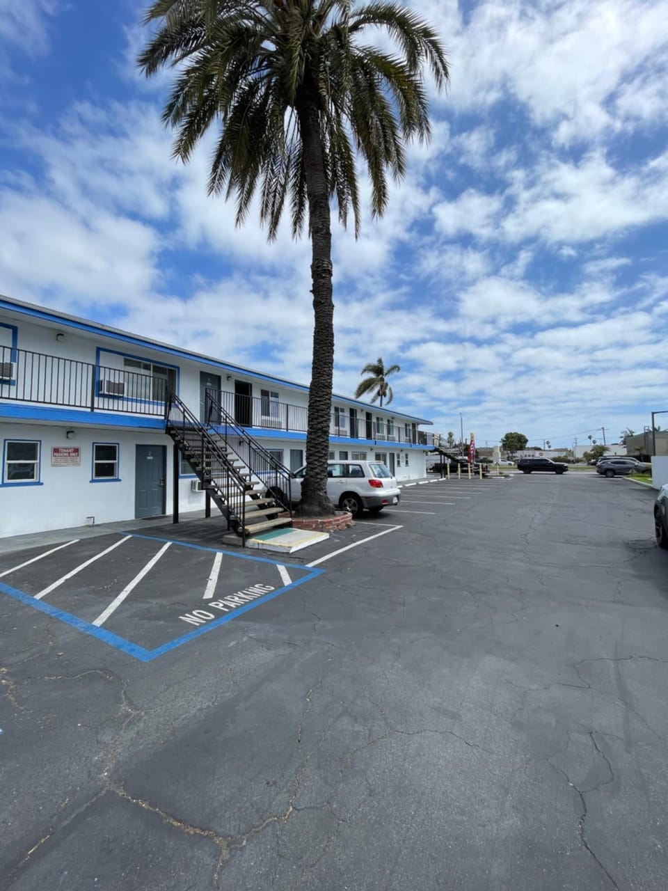 Sunny Sands Inn Motel in Costa Mesa