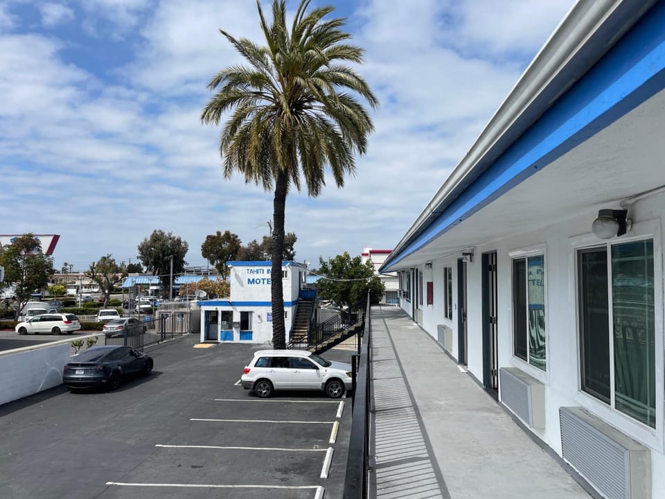 Sunny Sands Inn Motel in Costa Mesa
