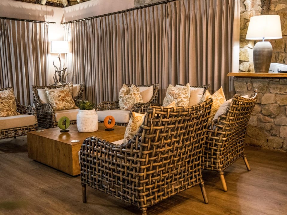 Shared lounge/TV area