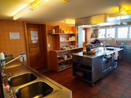 Sonnenhof - Wengens Original Kurhaus Hostel in Lauterbrunnen