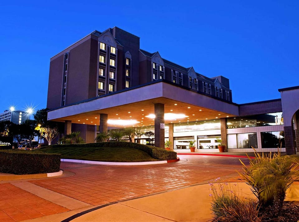 DoubleTree by Hilton Whittier Los Angeles Hotel in Santa Fe Springs