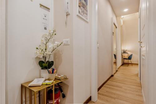 Queen of Rome Luxury Rooms Hotel in Rome