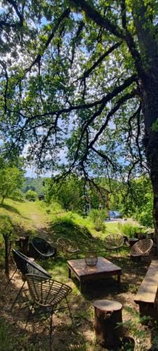Les Dortoirs de la Bastide du Puech Hostel in Auvergne-Rhône-Alpes