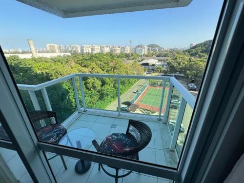 RioStay Apart com varanda em frente Riocentro Farmasi Arena Parque Olimpico Globo Projac Hotel in Rio de Janeiro