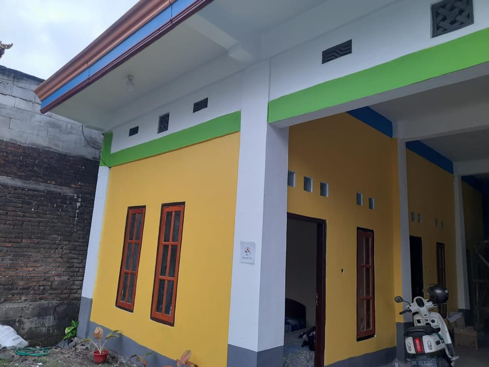 Ayunda Stay & Hostel Hotel in Pekutatan