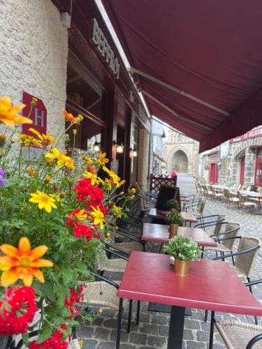Hotel Restaurant Le Beffroi Hotel in Auvergne-Rhône-Alpes