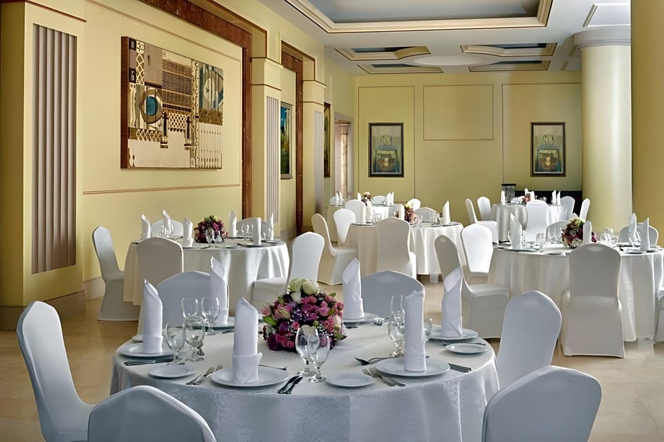 Dar Aliman Intercontinental Hotel in Medina