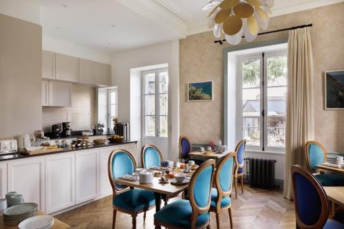 Clos du Cedre - Chambres d'Hotes d'Exception, Luxury B&B a Dinan Hotel in Brittany
