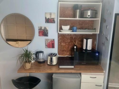 Studio @ 113b - A Home Away From Home Hotel in London Borough of Richmond upon Thames