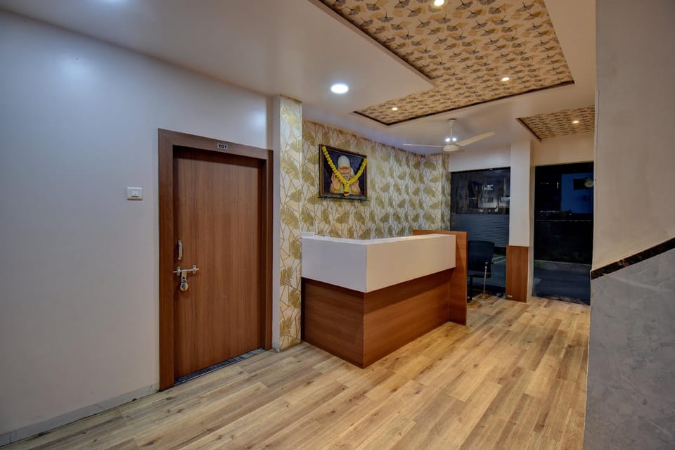 HOTEL D GRAND Hotel in Maharashtra