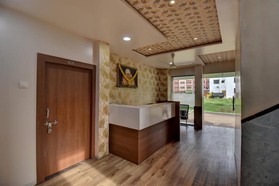 HOTEL D GRAND Hotel in Maharashtra