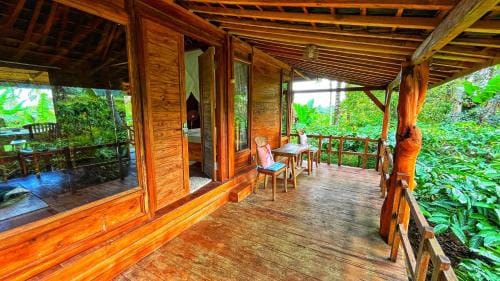 Gempinis Coffee Shop and Villa Hotel in East Selemadeg