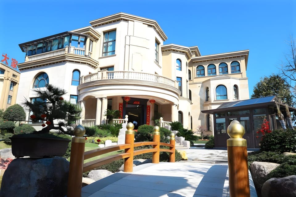 Floral  Lux Hotel·Dongyang jiuqilu B&B Hotel in Zhejiang