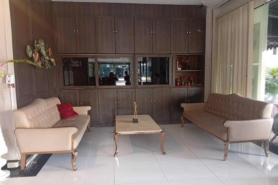 Golden Star Pattaya Hotel in Pattaya City