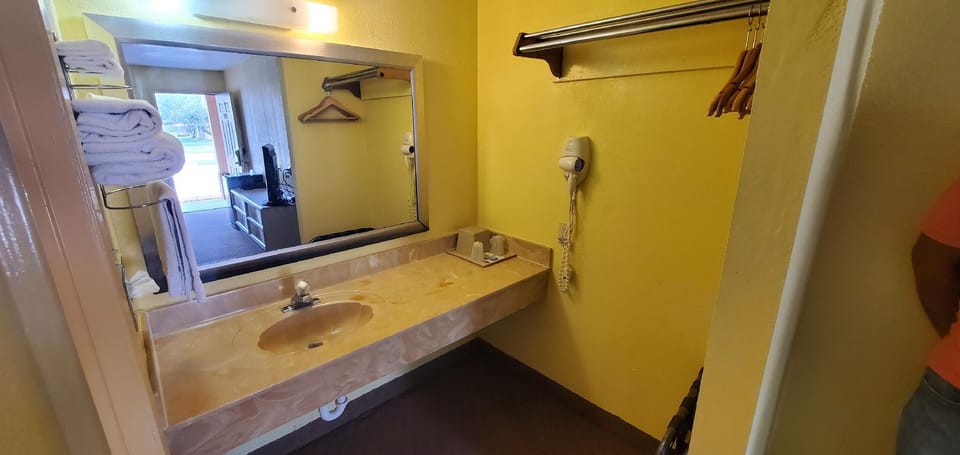 Antlers Inn Motel in Rio Grande