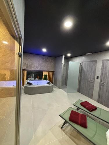 Pause Thermale Suites Deluxe et Spa Privatif Hotel in Liège