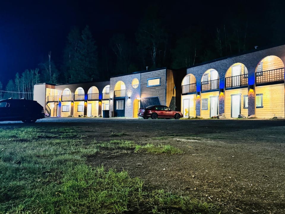 Avola Mountain Lodge Lodge in British Columbia