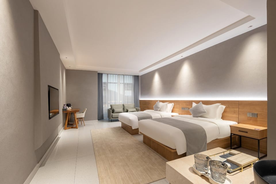 Floral Lux Hotel·Tongchen Hospital Hotel in Zhejiang