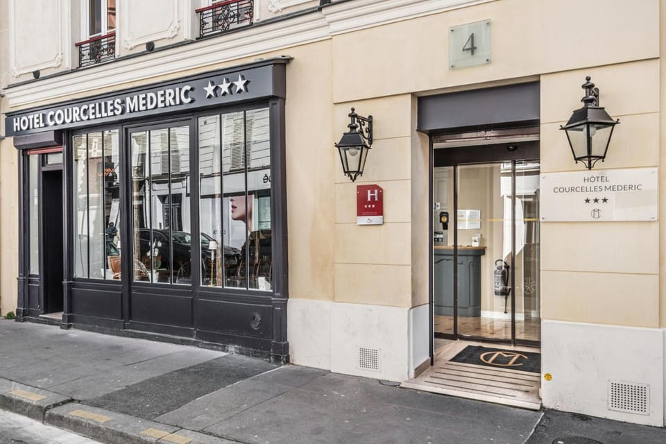Courcelles Mederic Hotel in Paris