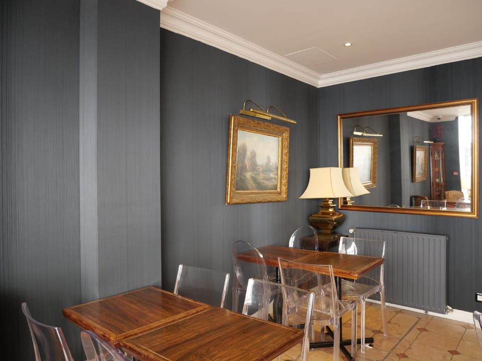 Courcelles Mederic Hotel in Paris