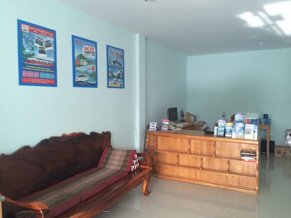 Maehaad Guest House Resort in Ko Pha-ngan Sub-district
