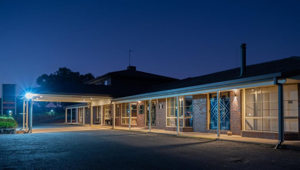Tumut Valley Motel Motel in Tumut