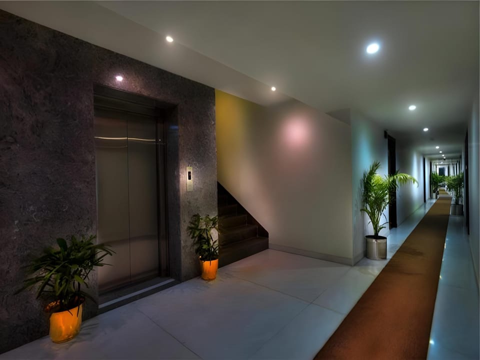 Hotel Dazzle Hotel in Agra