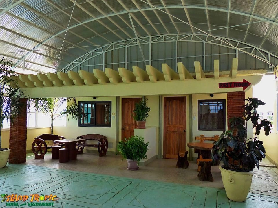 Island Tropic Hotel and Restaurant Hotel in Ilocos Region