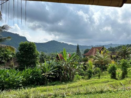 D'Janu Homestay Lodge in Sidemen
