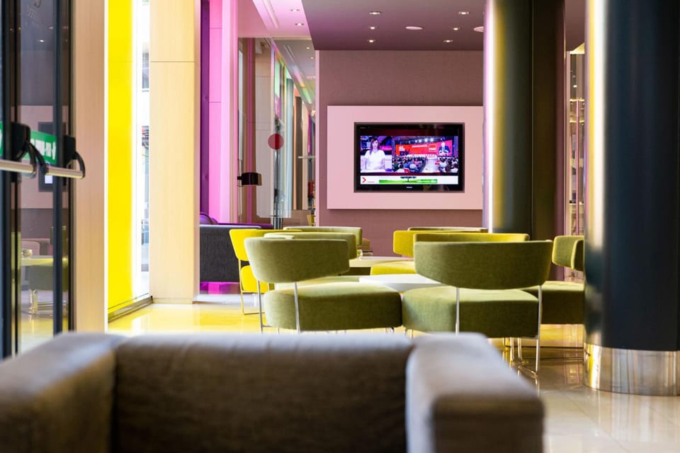 Shared lounge/TV area
