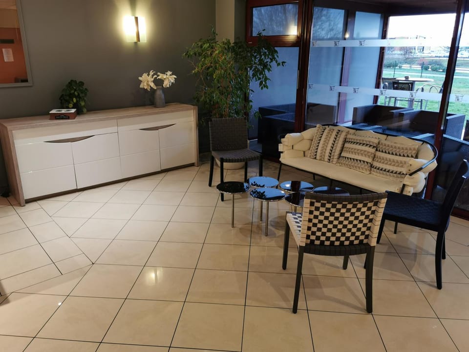 Hotel Ambotel Hotel in Auvergne-Rhône-Alpes