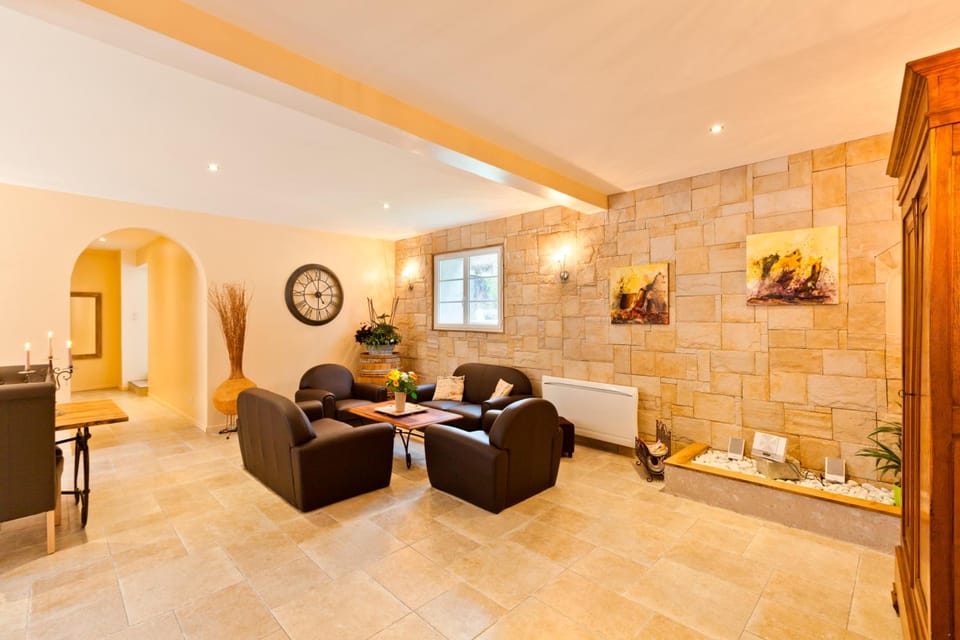 Clos De La Gourmandiere Hotel in Jura