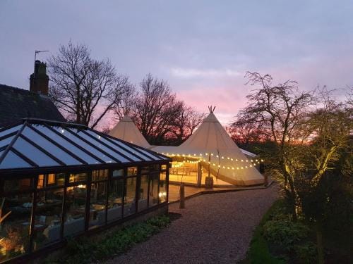Rylands Farm Guest House Hotel in England