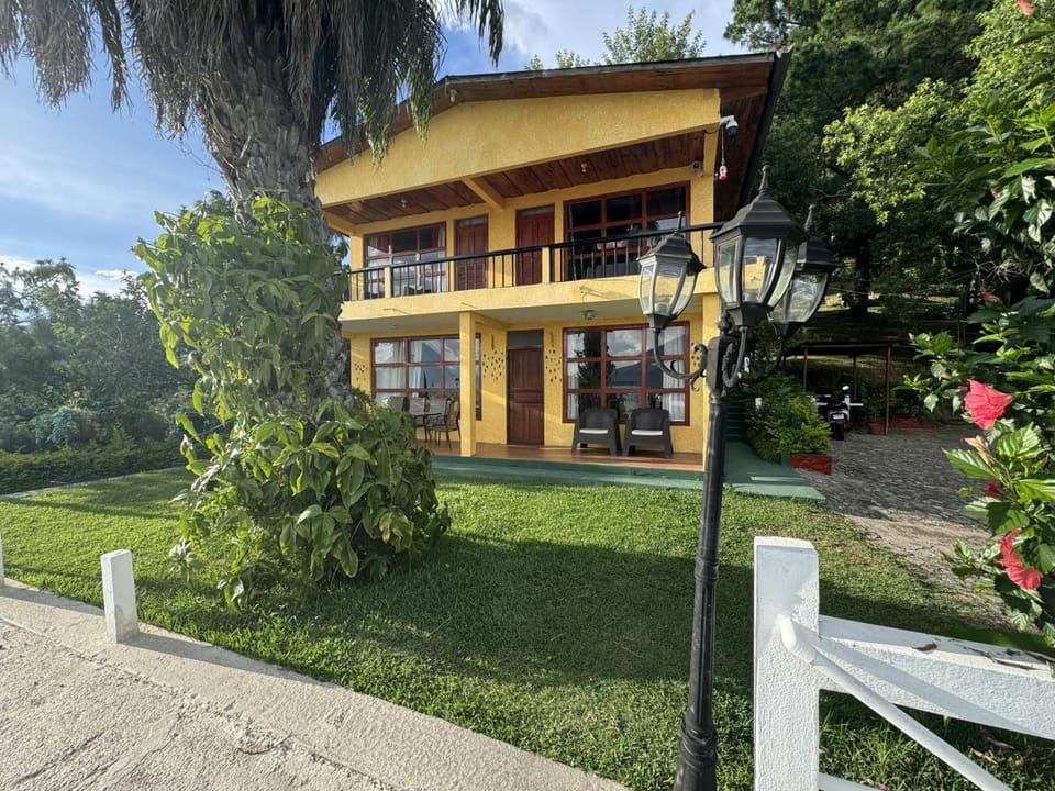 Hotel Hanna Suites Hotel in Panajachel