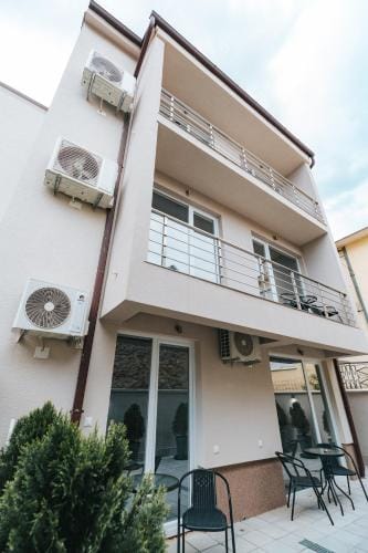 Albatross Apartments Hotel in Bitola