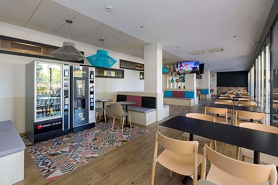 Aparthotel Marinada Hotel in Salou