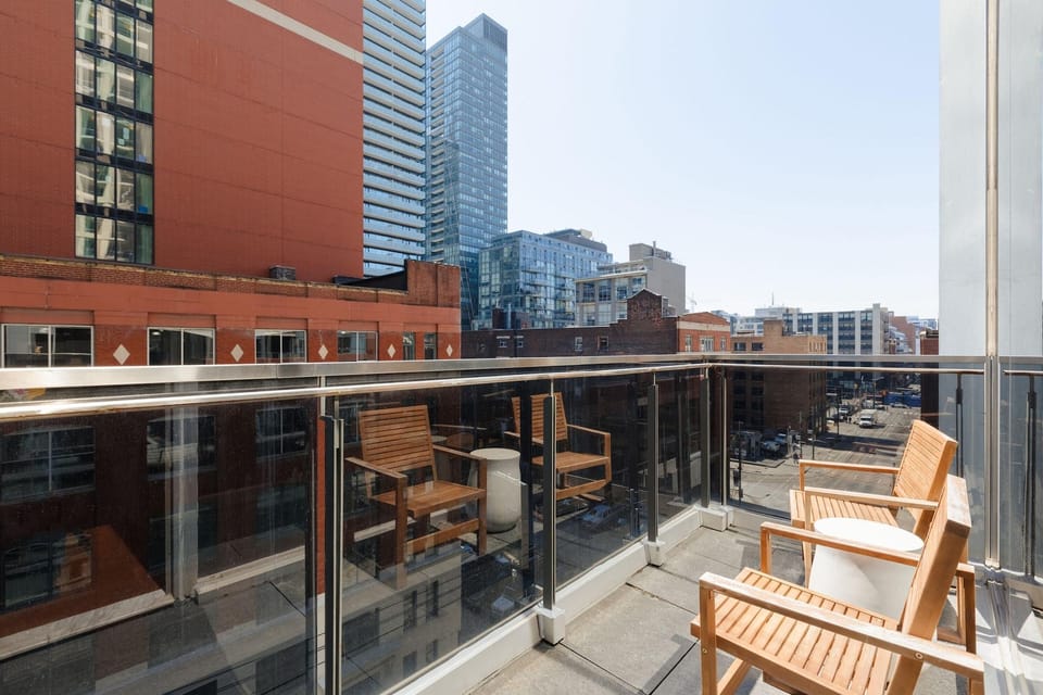 Sonder the Slate Hotel in Toronto