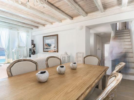 Michaela Residence Hotel in Santorini